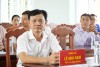 Chủ tịch UBND huyện Lê Anh Nam về trao Quyết định.